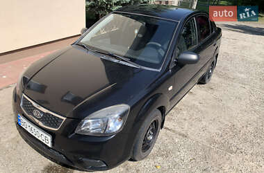 Седан Kia Rio 2010 в Тернополі