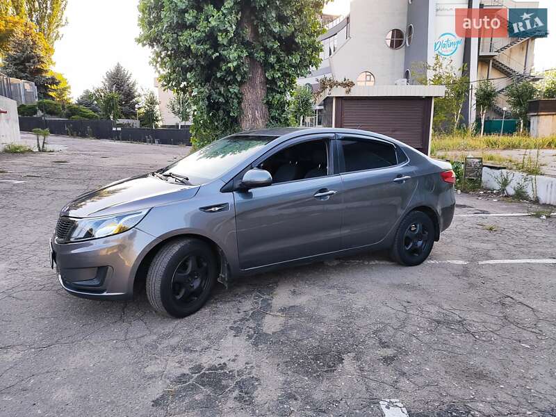Седан Kia Rio 2012 в Запорожье
