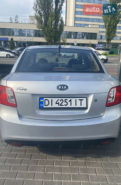 Седан Kia Rio 2010 в Киеве