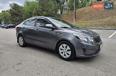Седан Kia Rio 2013 в Днепре