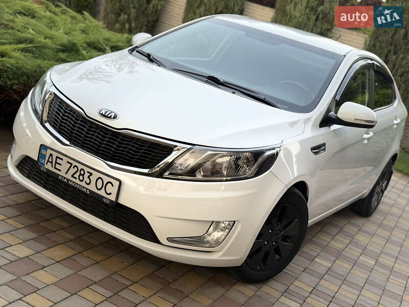 Седан Kia Rio 2014 в Дніпрі