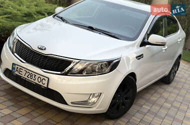 Седан Kia Rio 2014 в Днепре
