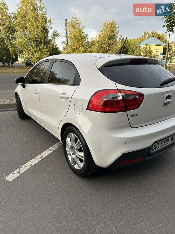 Хетчбек Kia Rio 2012 в Ужгороді фото 3 Хетчбек Kia Rio 2012 в Ужгороді