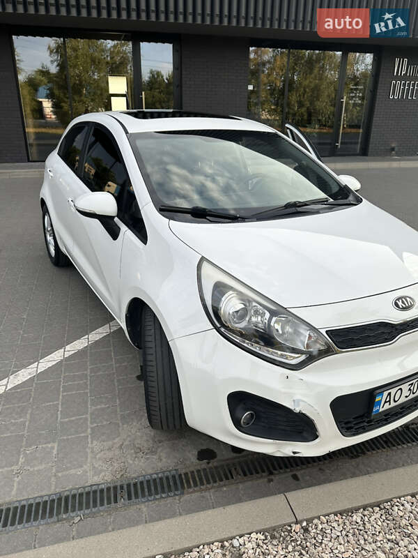 Хетчбек Kia Rio 2012 в Ужгороді фото 9 Хетчбек Kia Rio 2012 в Ужгороді