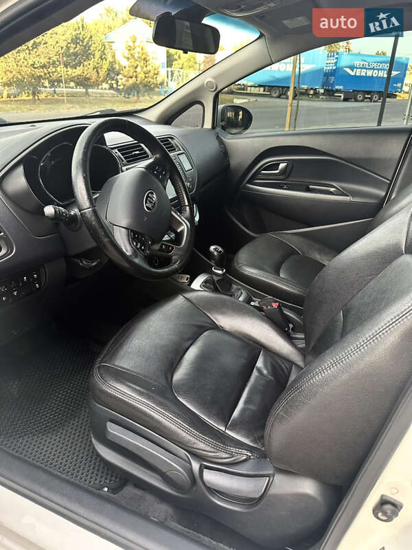 Хетчбек Kia Rio 2012 в Ужгороді фото 16 Хетчбек Kia Rio 2012 в Ужгороді