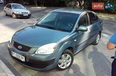 Седан Kia Rio 2006 в Теофиполе