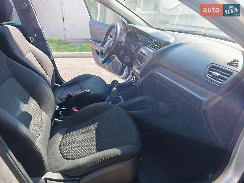 Седан Kia Rio 2013 в Великой Багачке