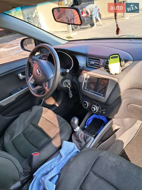 Седан Kia Rio 2013 в Сумах