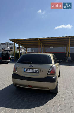 Хэтчбек Kia Rio 2008 в 