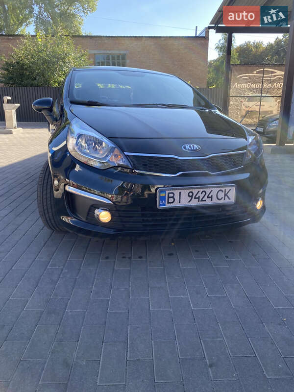 Седан Kia Rio 2017 в Лубнах