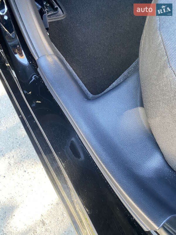 Седан Kia Rio 2017 в Лубнах