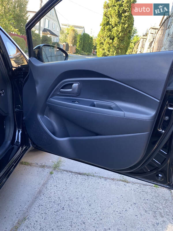 Седан Kia Rio 2017 в Лубнах