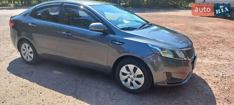 Седан Kia Rio 2011 в Кривом Роге