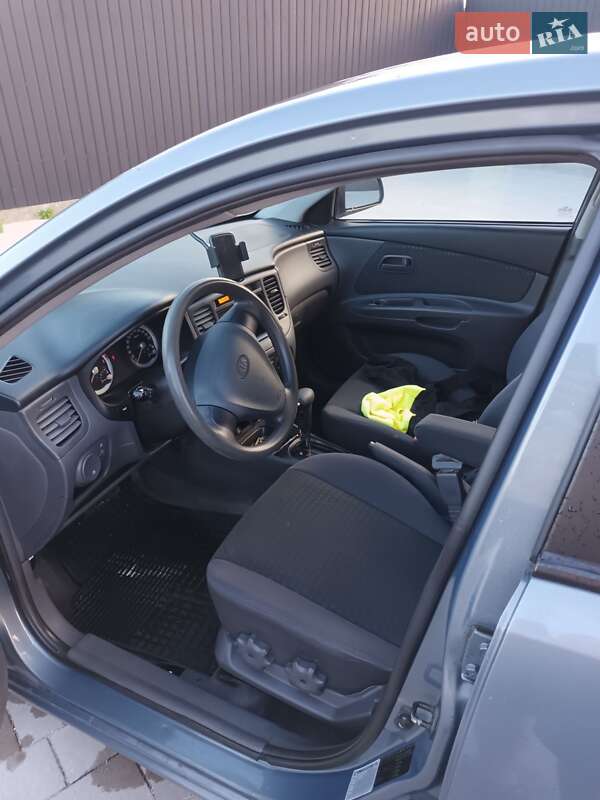 Седан Kia Rio 2006 в Тернополе