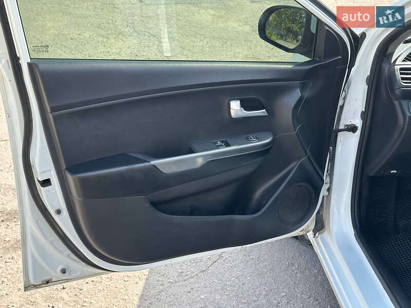 Седан Kia Rio 2012 в Днепре фото 12 Седан Kia Rio 2012 в Днепре