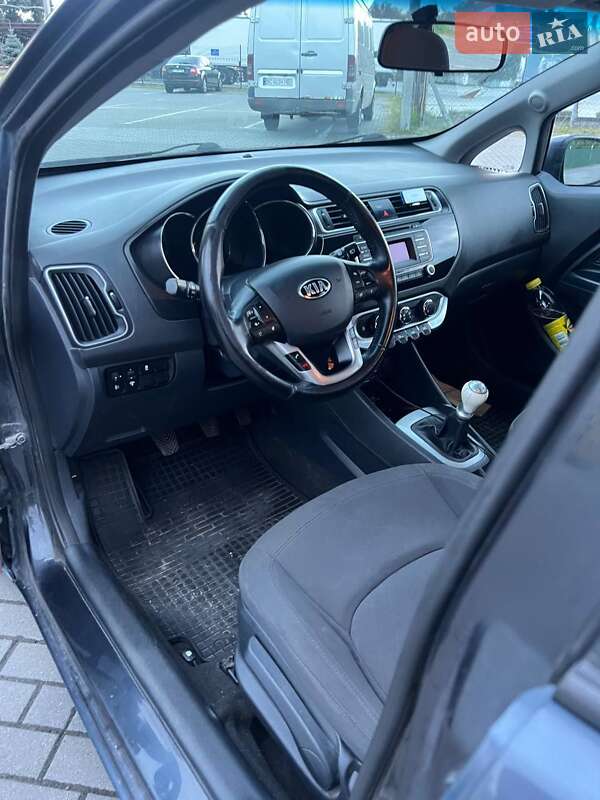 Хэтчбек Kia Rio 2016 в Львове
