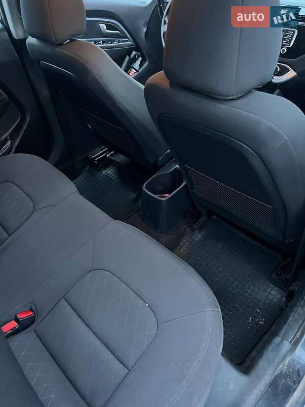 Хэтчбек Kia Rio 2016 в Львове