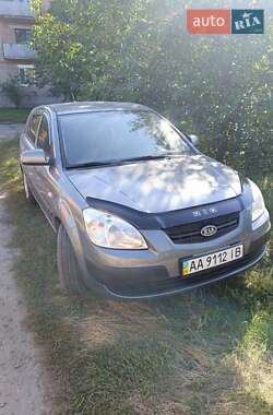 Хэтчбек Kia Rio 2008 в Гребенке