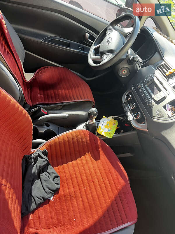 Хетчбек Kia Rio 2012 в Василькові