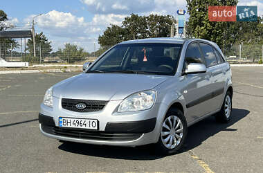 Хэтчбек Kia Rio 2008 в Одессе