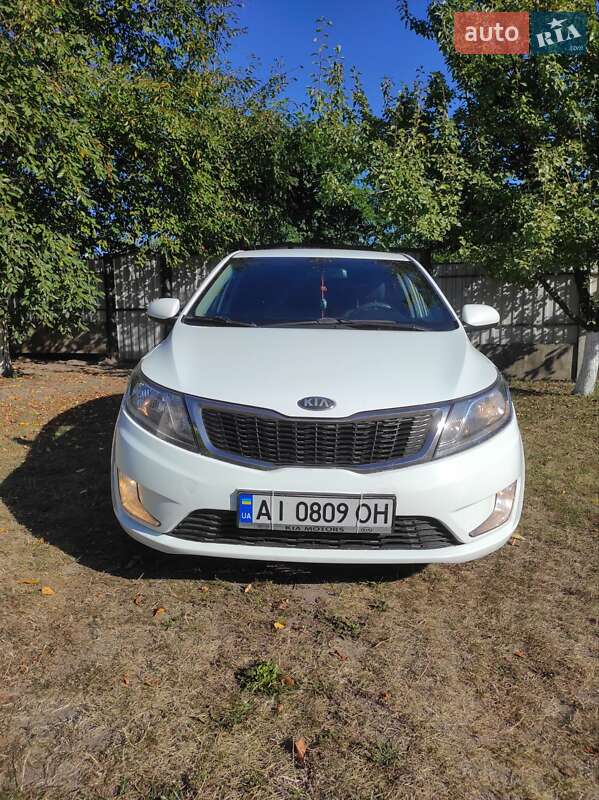 Седан Kia Rio 2013 в Нежине