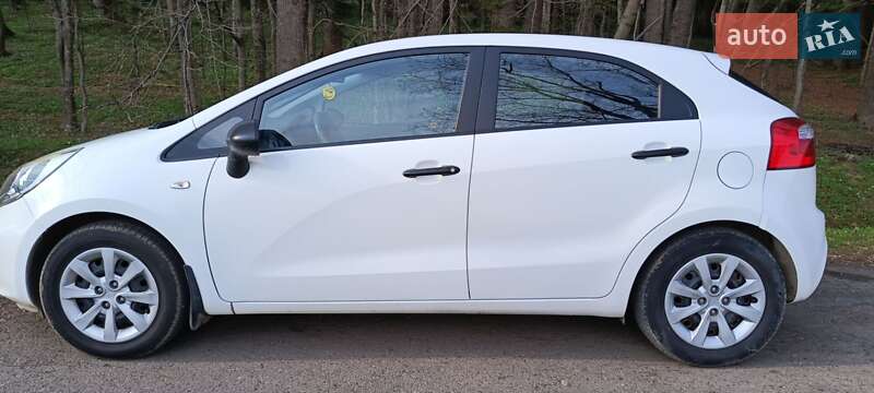Хэтчбек Kia Rio 2012 в Дрогобыче
