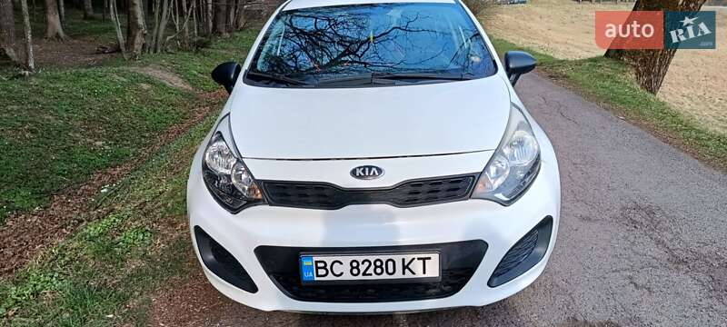 Хэтчбек Kia Rio 2012 в Дрогобыче