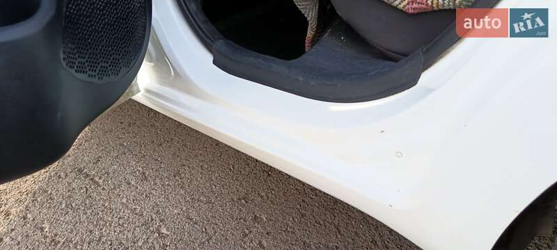 Хэтчбек Kia Rio 2012 в Дрогобыче