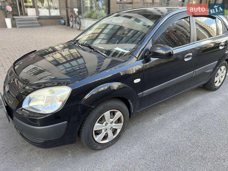 Хэтчбек Kia Rio 2007 в Киеве