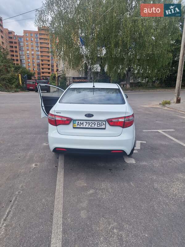 Седан Kia Rio 2012 в Житомире