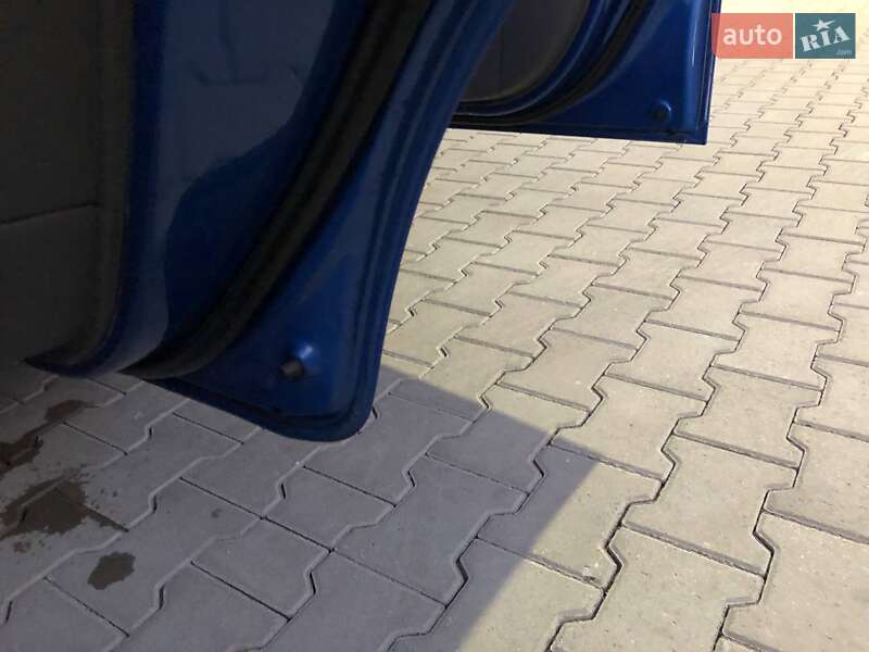 Хетчбек Kia Rio 2006 в Луцьку