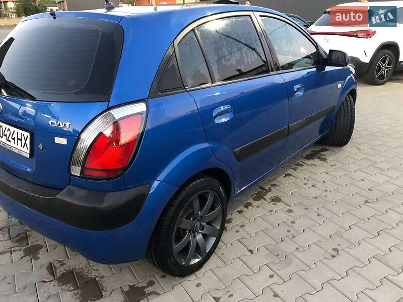 Хетчбек Kia Rio 2006 в Луцьку