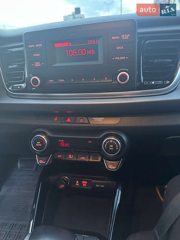 Хэтчбек Kia Rio 2017 в Киеве