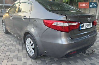 Седан Kia Rio 2013 в 