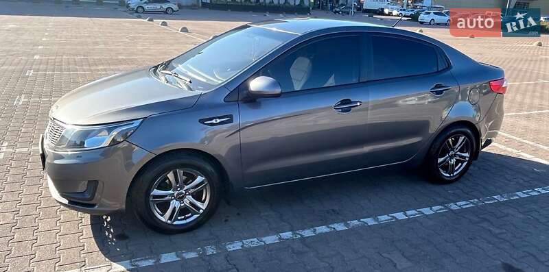 Седан Kia Rio 2013 в Житомире