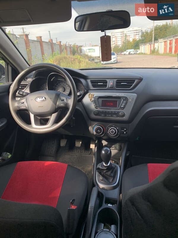 Седан Kia Rio 2013 в Львове