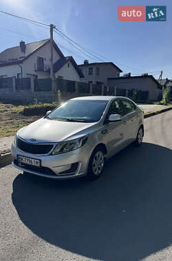Седан Kia Rio 2012 в Ровно