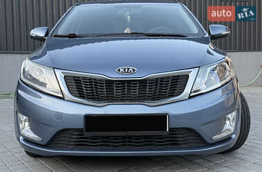 Хэтчбек Kia Rio 2012 в Виннице