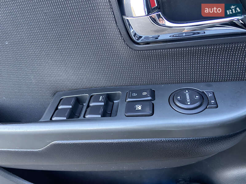 Седан Kia Rio 2013 в Киеве