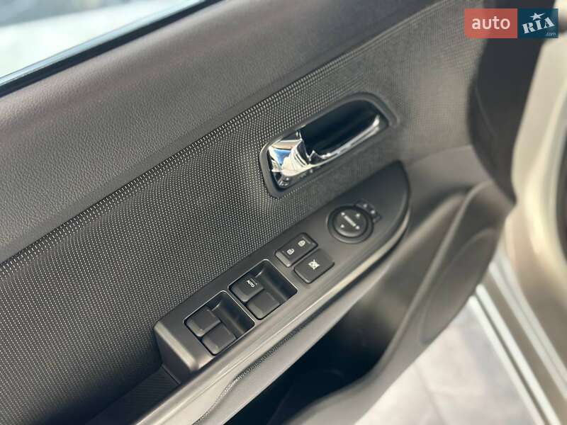Седан Kia Rio 2012 в Львове