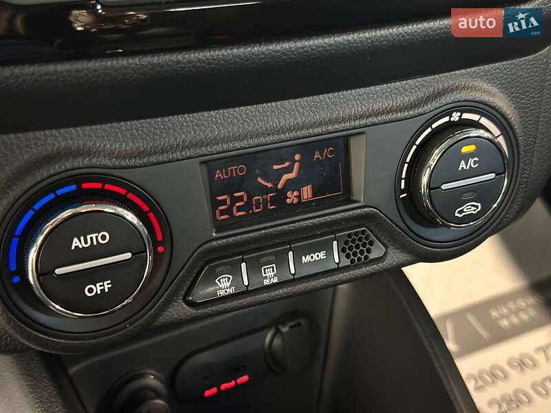 Седан Kia Rio 2012 в Львове