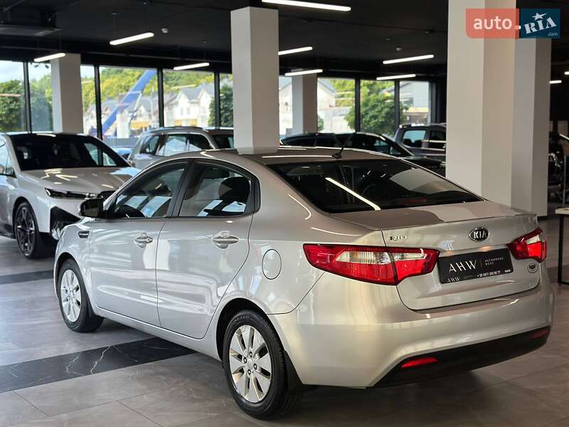 Седан Kia Rio 2012 в Львове