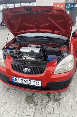 Седан Kia Rio 2008 в Бородянке