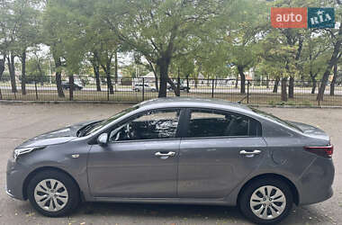 Седан Kia Rio 2021 в Николаеве