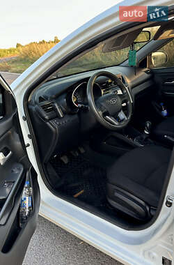 Седан Kia Rio 2012 в 