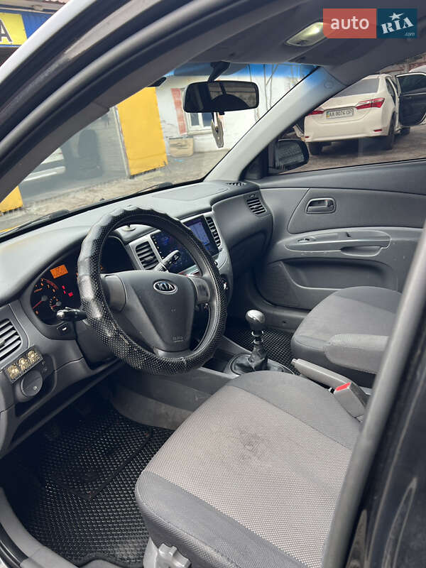 Хэтчбек Kia Rio 2007 в Киеве