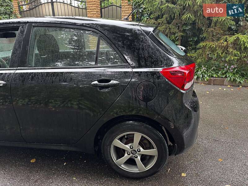 Хэтчбек Kia Rio 2018 в Киеве фото 11 Хэтчбек Kia Rio 2018 в Киеве