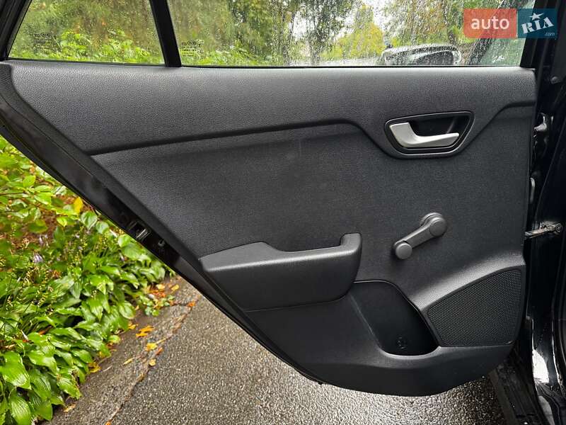 Хэтчбек Kia Rio 2018 в Киеве фото 25 Хэтчбек Kia Rio 2018 в Киеве