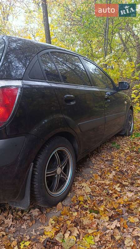 Хэтчбек Kia Rio 2006 в Сумах