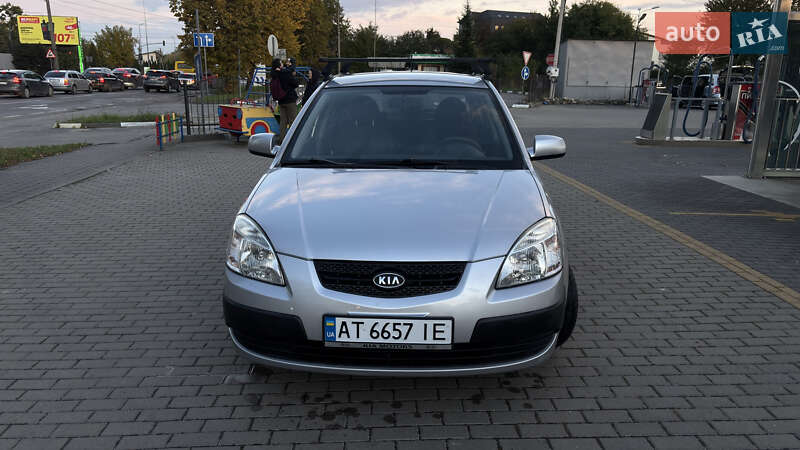 Хэтчбек Kia Rio 2009 в Ивано-Франковске фото 2 Хэтчбек Kia Rio 2009 в Ивано-Франковске